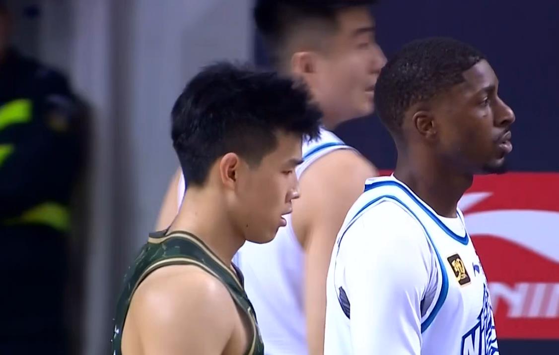 Ming迎来五赛季出色发挥，老鹰观众热烈欢呼！