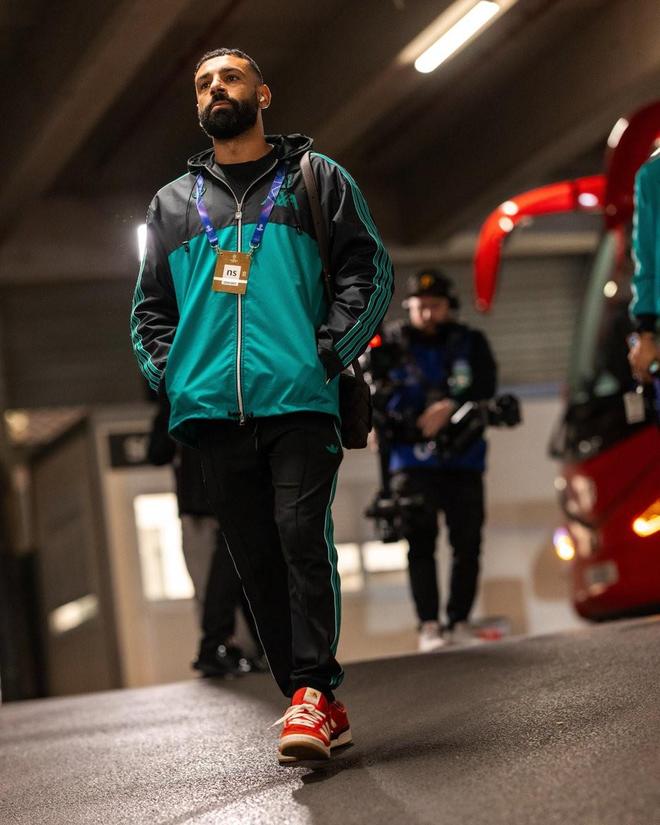 包含萨拉赫回归赛场，回归赛场首场状态亮眼，独行侠观众沸腾！的词条